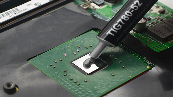 为何导热硅脂对CPU散热至关重要？