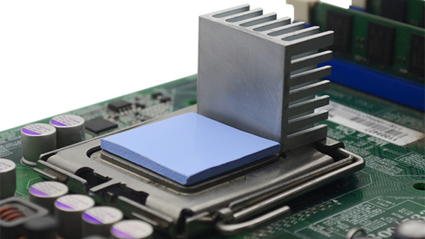 网络交换机温度过高成困扰？小编揭秘高散热策略