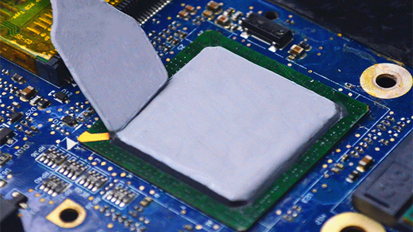 为何半导体制冷片涂抹导热硅脂至关重要？