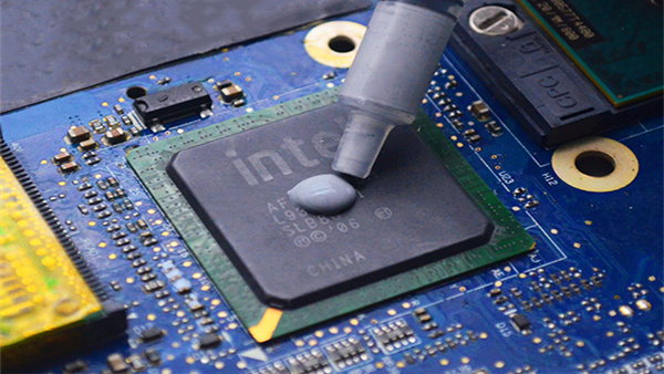 导热硅脂_游戏主机散热的“隐形守护者”